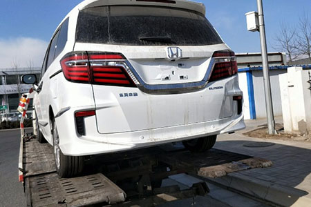 杭州拱墅拖车电话号码 高速24小时拖车救援服务热线电话 汽车轮胎漏气